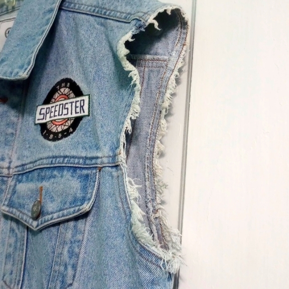 Vintage Acme Clothing Taz Tasmanian Devil Speedster Distressed Denim Vest - Picture 7 of 9